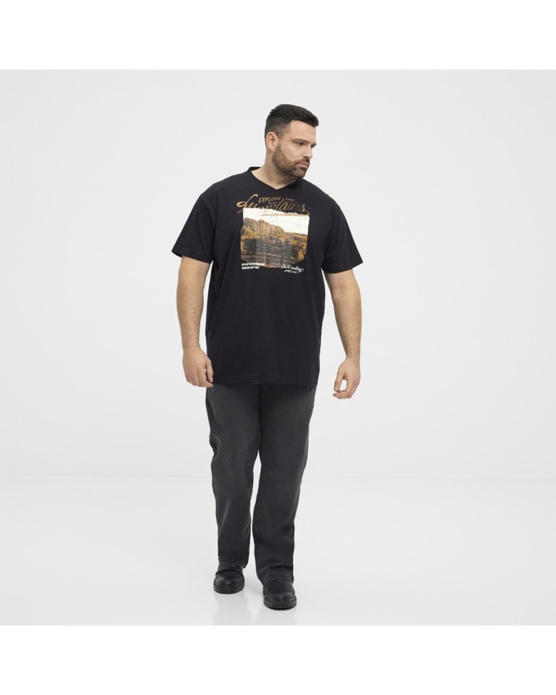 T-shirt nera oversize