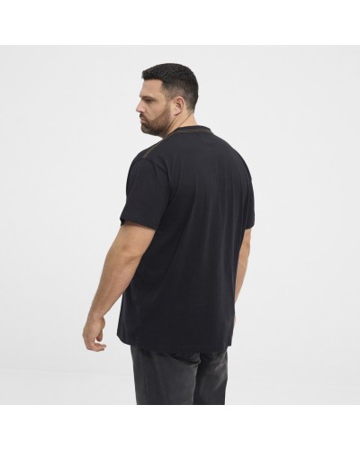 T-shirt nera oversize