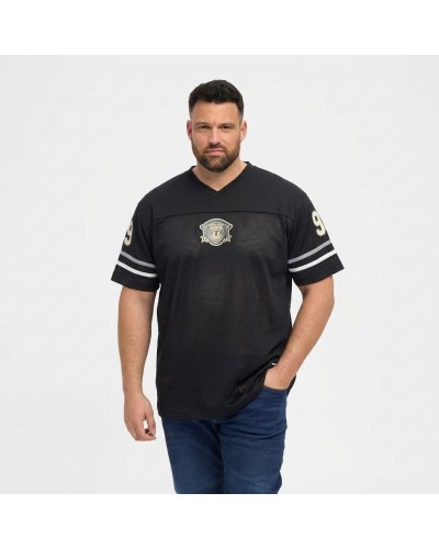 Mesh T-shirt with a sporty look and bold print details. V-neck and classic varsity elements. • Breathable mesh material in 100%