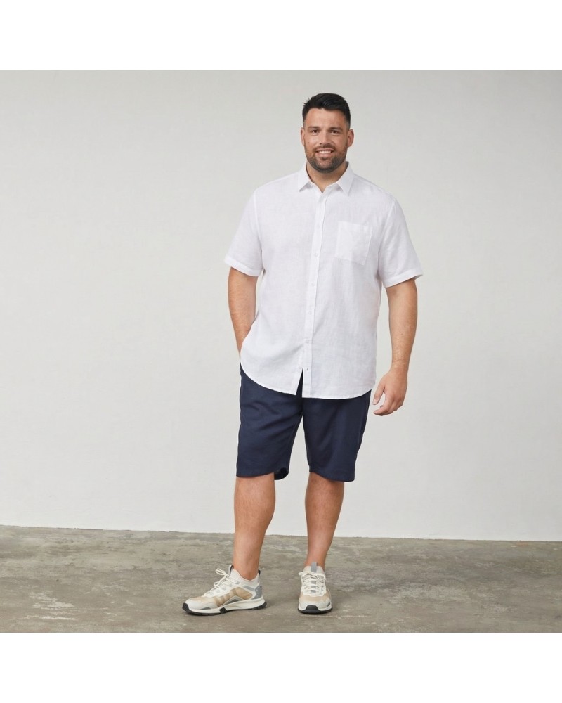Short-sleeved shirt in a lightweight, breathable quality with a relaxed, natural look. The linen-cotton blend ensures comfort an