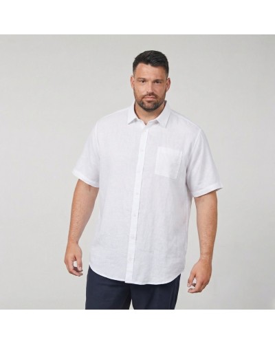 Short-sleeved shirt in a lightweight, breathable quality with a relaxed, natural look. The linen-cotton blend ensures comfort an