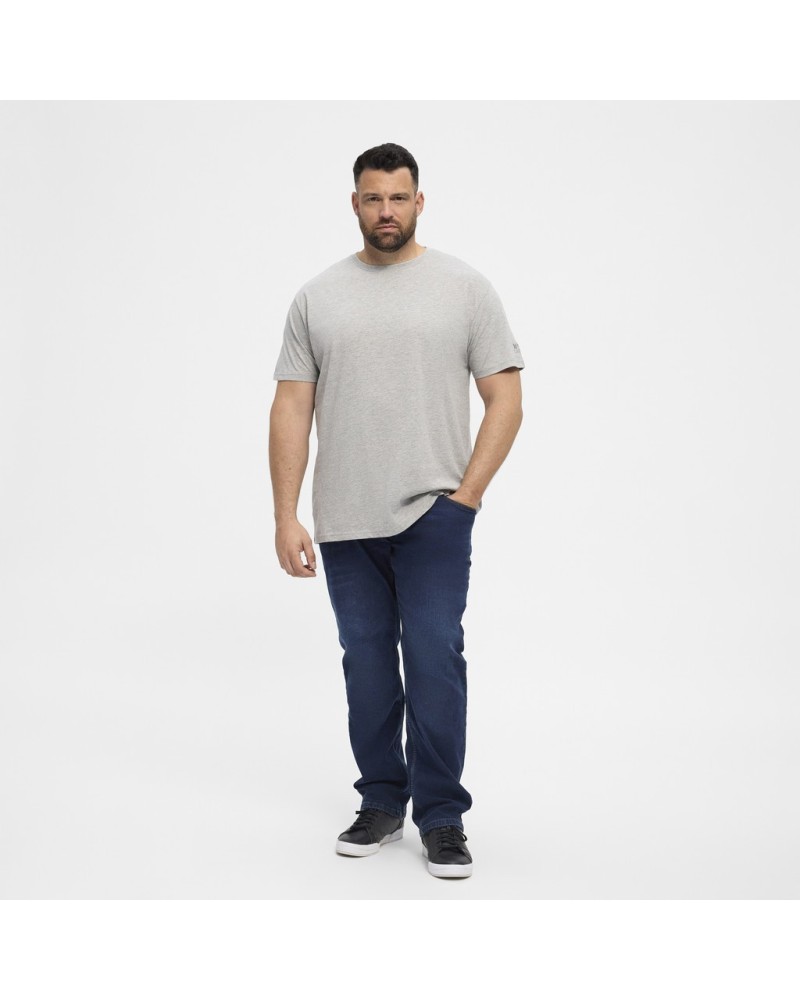 T-shirt O-neck with short Sleeve. it has tape inside neck, soft and very comfortable to wear. Regular fit - true to size Machine