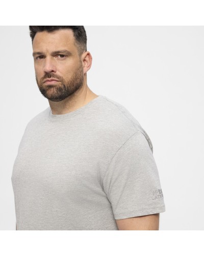 T-shirt O-neck with short Sleeve. it has tape inside neck, soft and very comfortable to wear. Regular fit - true to size Machine