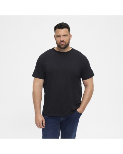 T-shirt O-neck with short Sleeve. it has tape inside neck, soft and very comfortable to wear. Regular fit - true to size Machine